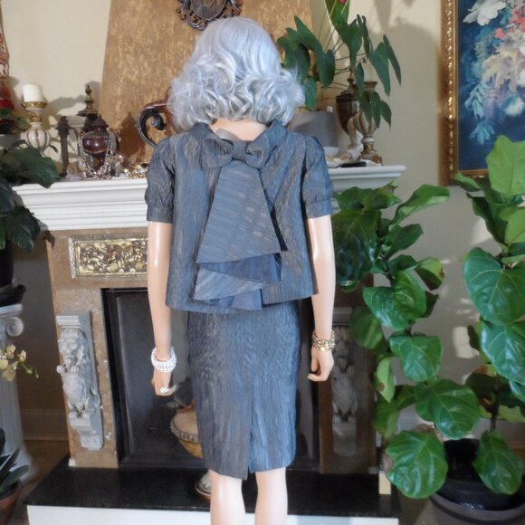 New Moschino CheapandChic Dark Gray Textured Silk Skirt Suit w/Back Bow Size 6 - Picture 13 of 16